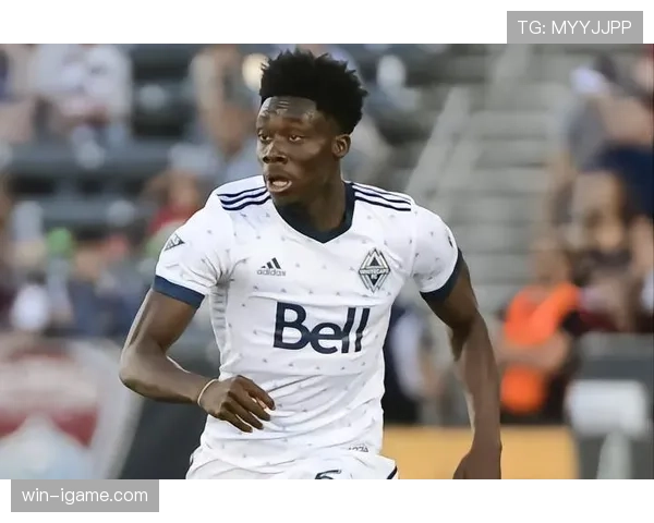 戴维斯边路突破点成焦点，球队战术革新引发热议