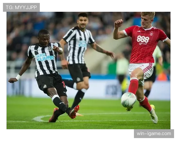 圣埃蒂安防守稳固，新赛季表现亮眼引关注