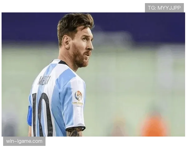 阿根廷队中场闪耀世界杯，团队协作铸就战术成功