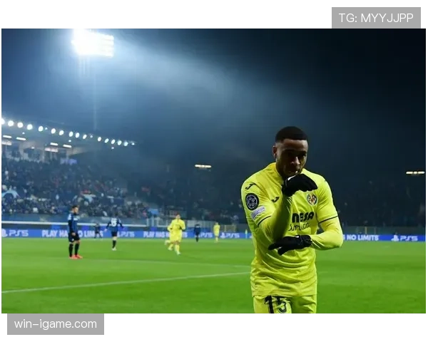 比利亚雷亚尔新赛季启航，球迷热情助威彰显强大支持力