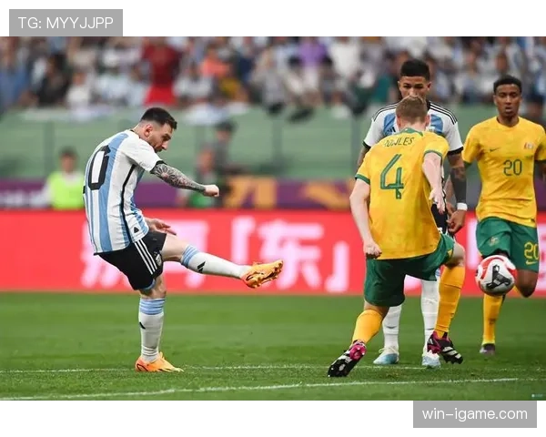 阿根廷队进攻火力全开，世界杯征程稳步前行